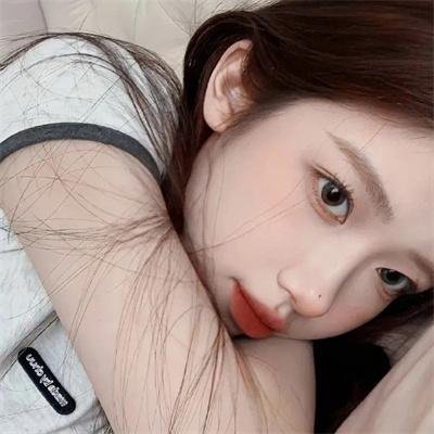 月亮不曾拥抱你